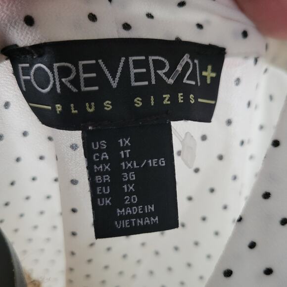 1X Forever 21 polkadot keyhole bow tie neck black & white blouse - Picture 3 of 3